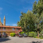 cathedral-inn-motel-bendigo-outdoor-cathedral-view