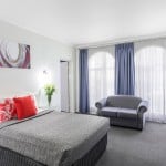 cathedral-inn-motel-bendigo-two-room-family-suite-queen-bed